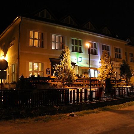 Hotel Obecna Skola Svaty Jan pod Skalou ภายนอก รูปภาพ